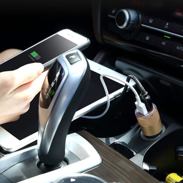 10 STKS Auto Auto 5V Dual USB 2.1A / 1A sigarettenaanstekeradapter voor de meeste telefoons (goud)