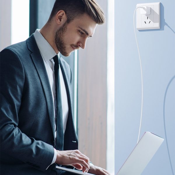 WK WP-U133 GAN 33W CUBE SUIKER GALLIUM NITRIDE-oplader met USB naar USB-C / TYPE-C-gegevenskabel, CN-stekker
