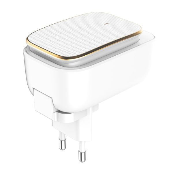 LDNIO A3305 3.4A 3 USB-interfaces Reislader Oplader voor mobiele telefoons, ondersteuning Touch LED-nachtlampje, EU-stekker,, Type-C / USB-C, Micro USB, 8 Pin