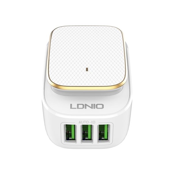 LDNIO A3305 3.4A 3 USB-interfaces Reislader Oplader voor mobiele telefoons, ondersteuning Touch LED-nachtlampje, EU-stekker,, Type-C / USB-C, Micro USB, 8 Pin