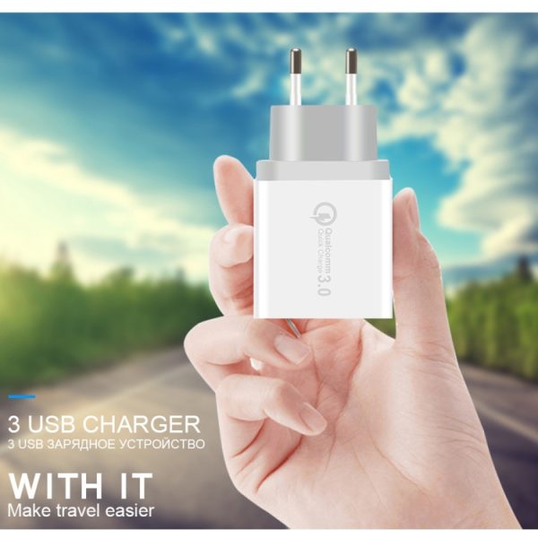SDC-30W 2-in-1 USB-naar-micro-USB-datakabel + 30W QC 3.0 USB + 2.4A dubbele USB 2.0-poorten Mobiele telefoon Tablet PC Universele snellader Reisladerset, EU-stekker